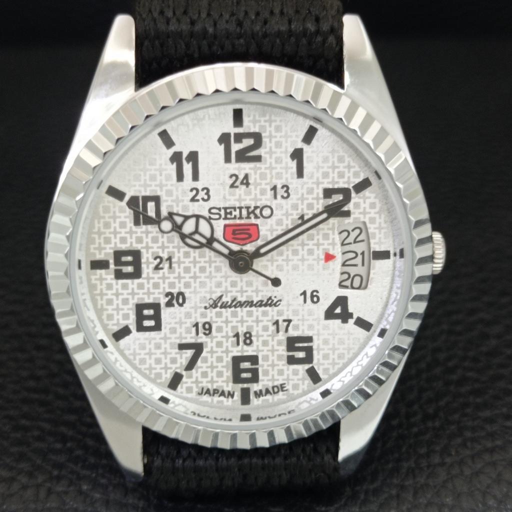 ВИНТАЖНЫЕ ОТРЕМОНТИРОВАННЫЕ МУЖСКИЕ АВТОМАТИЧЕСКИЕ ЧАСЫ SEIKO 5 ЯПОНИЯ СЕРЕБРЯНЫЙ ЦИФЕРБЛАТ a443979-1