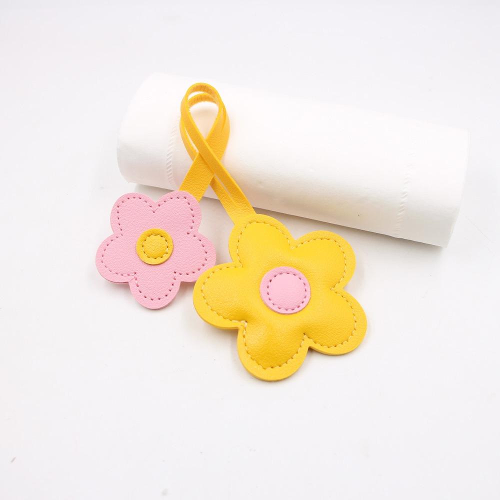 Contrasting Sunflower Bag Pendant PU Leather Bag Pendant Five Petal Flower Keychain Women