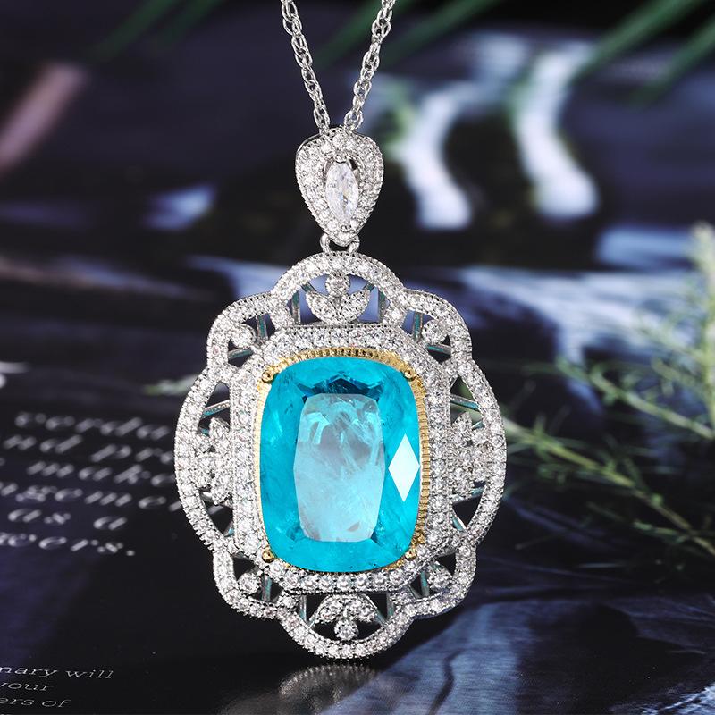 Ювелирные изделия Медное основание Позолоченная Имитация корунда Толстый Прямоугольный Темперамент Старший Подвеска 15 * 20