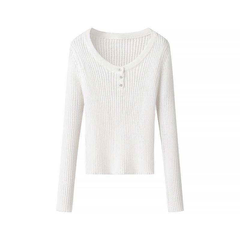 2024 Winter Women's European & American Fashion Round Neck Button-Embellished Sweater