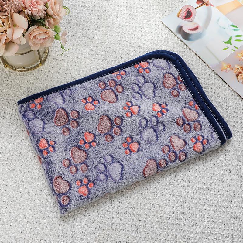 Flannel Pet Blanket,Cute Dog Paw Print Blanket Pet Mat for Puppy Kitten Warm and Comfortable Blanket Suitable for Cats and Dogs