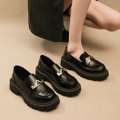 Туфли Lefou на толстой подошве, женские, весна и осень, большие размеры, маленькие кожаные туфли, металлические пряжки, одинарные туфли, повседневные, стремена на одну ногу, модная женская обувь