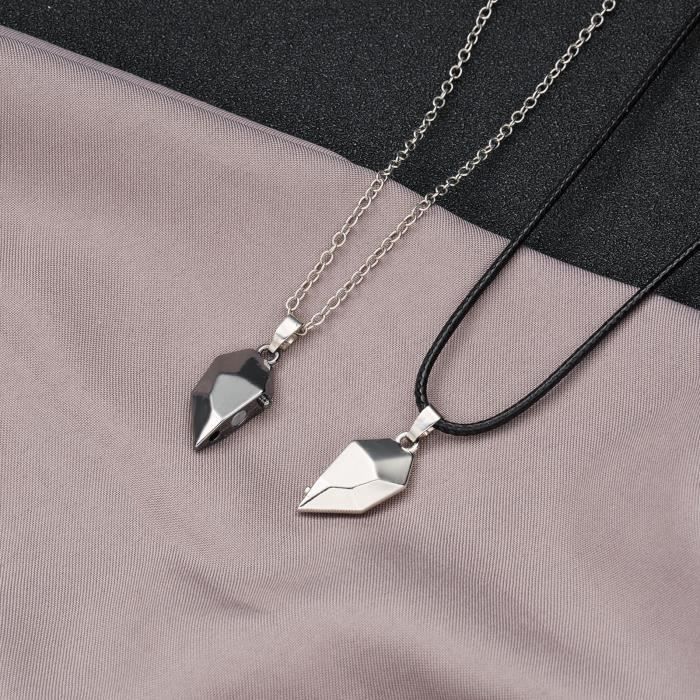 Collier assorti - Prerryia - Demi Coeur - Noir et Blanc - Cadeau Couple - Longue Distance
