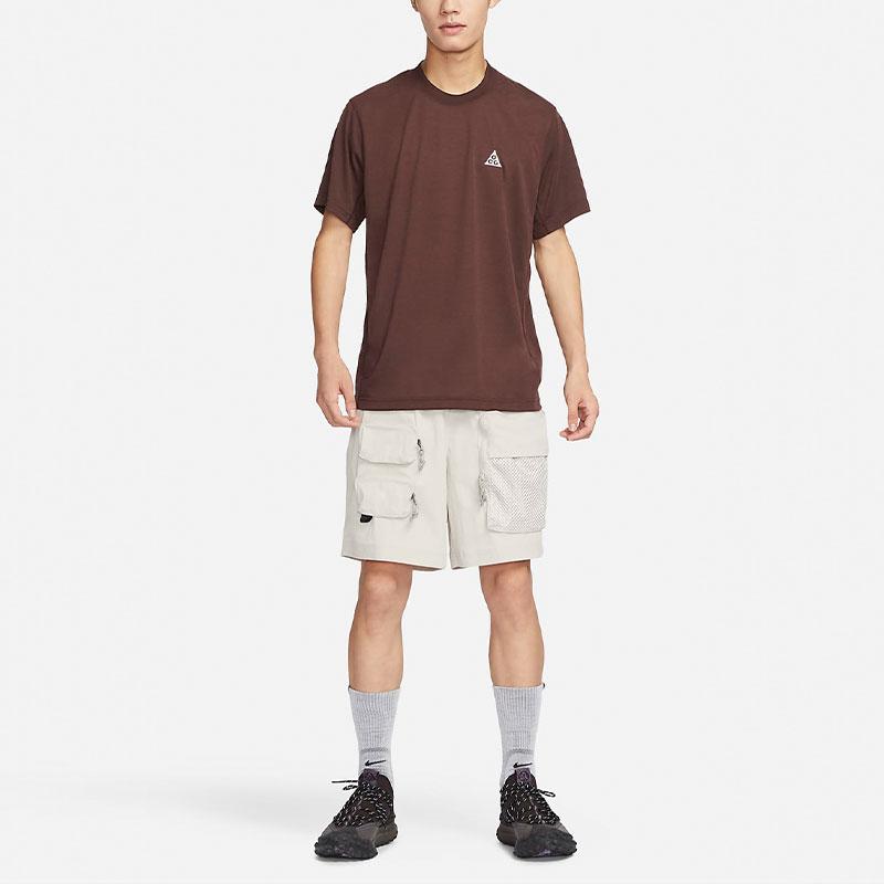 Nike Футболка Acg Logo Crew Neck Regular Fit с коротким рукавом для мужчин, коричневый цвет DX7883-227