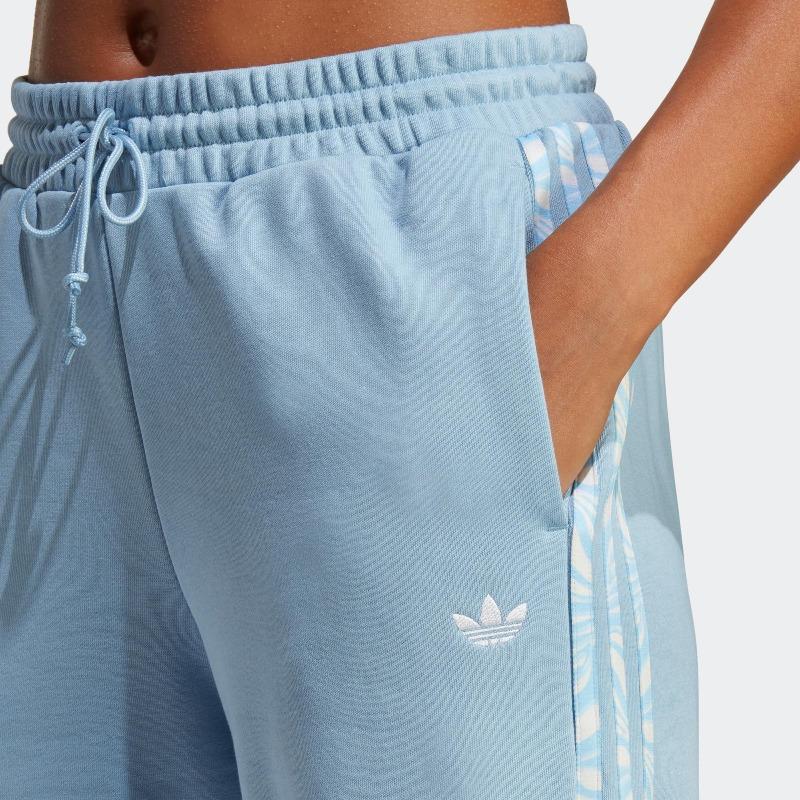 adidas Оригинальные однотонные спортивные штаны с вышитым логотипом бренда, на завязках, с манжетами, женские плавки небесно-голубого цвета IJ8181