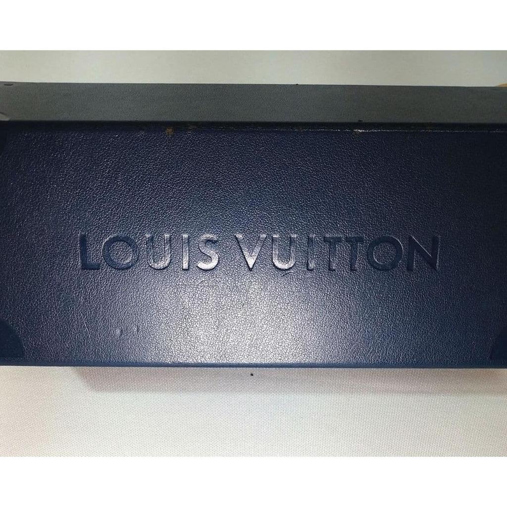 Б/у Солнцезащитные очки Louis Vuitton My Fair Lady Essential V с аксессуарами Z2347E