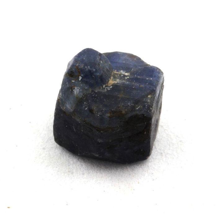 Pierres et Minéraux. Saphir. 8.12 ct. Zazafotsy, Ihorombe, Madagascar.