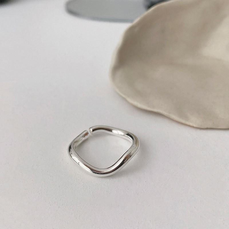 Trendy Minimalist Korean Vintage Stacking Rings for Women - Influencer-Approved Light Luxury Style.
