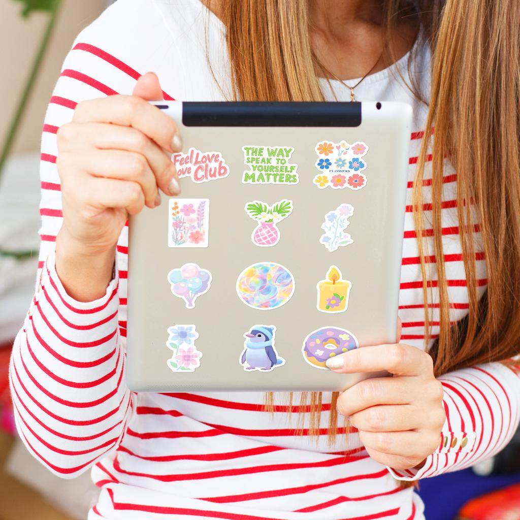 50 листов пастельных наклеек с цветочными граффити Сяоцин, чемодан, стакан для воды, чехол для мобильного телефона, гитарный динамик, водонепроницаемая полипропиленовая наклейка.