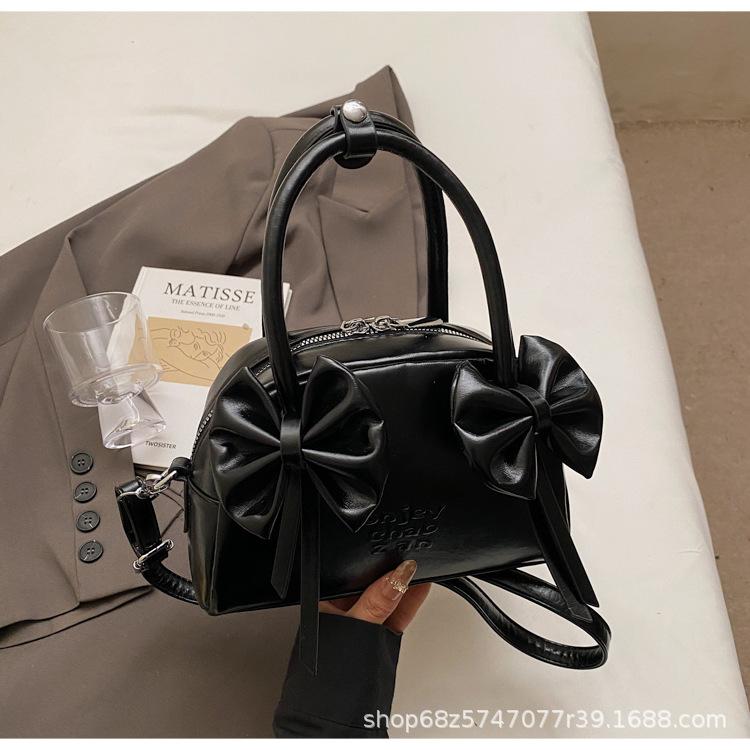 Shoulder Bag Fresh 2025 New Women's Bag Korean Version Fashion Bow New Portable Small Women's Bag Crossbody Shell Bag