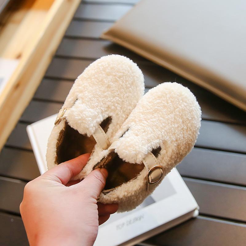 Детская зимняя обувь с хлопковой подкладкой, туфли на плоской подошве с Т-образным ремешком для девочек, теплая повседневная обувь с пряжкой, мягкая детская обувь из плюша