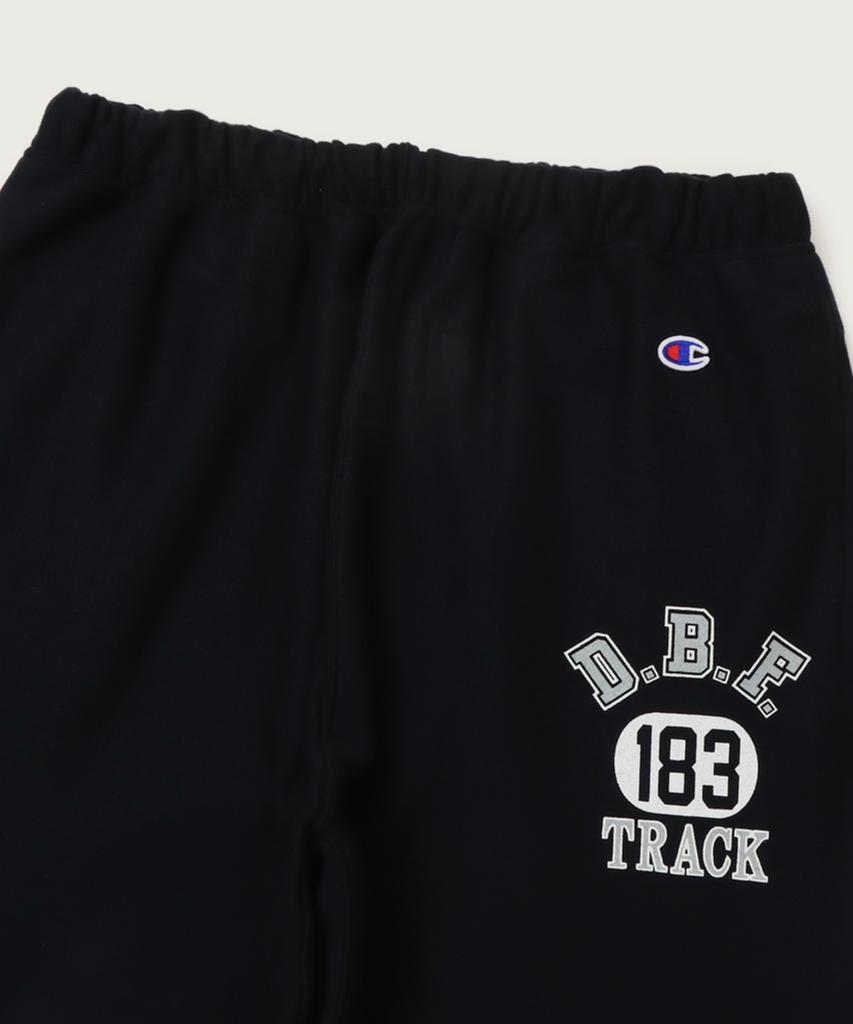 Champion Черные спортивные штаны с графическим принтом, обычного кроя, с обратной вязкой