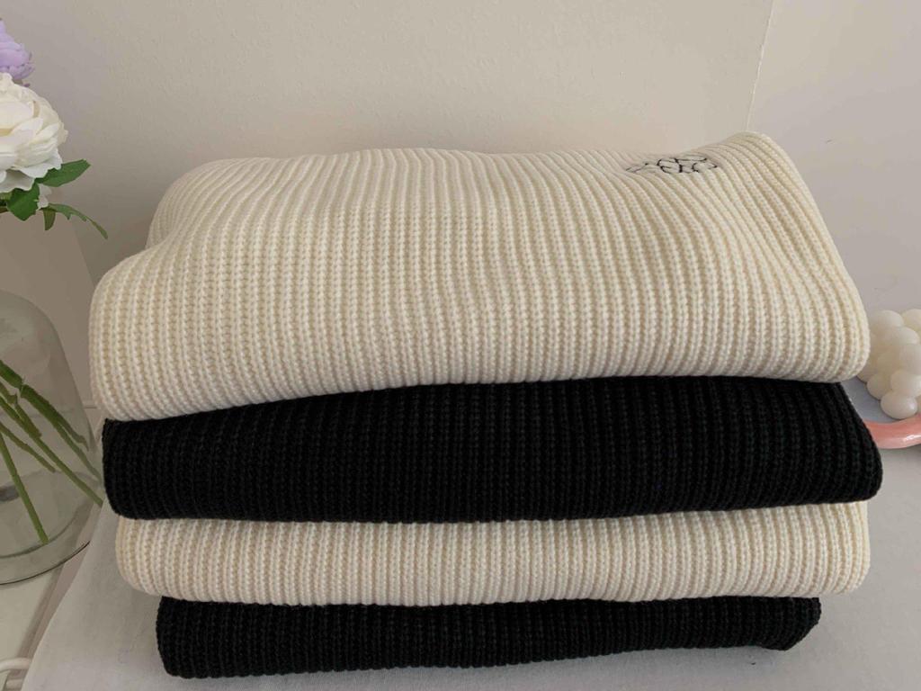 Black Off-Shoulder Embroidered Knit Sweater for Women - New Autumn 2023 Korean Style.