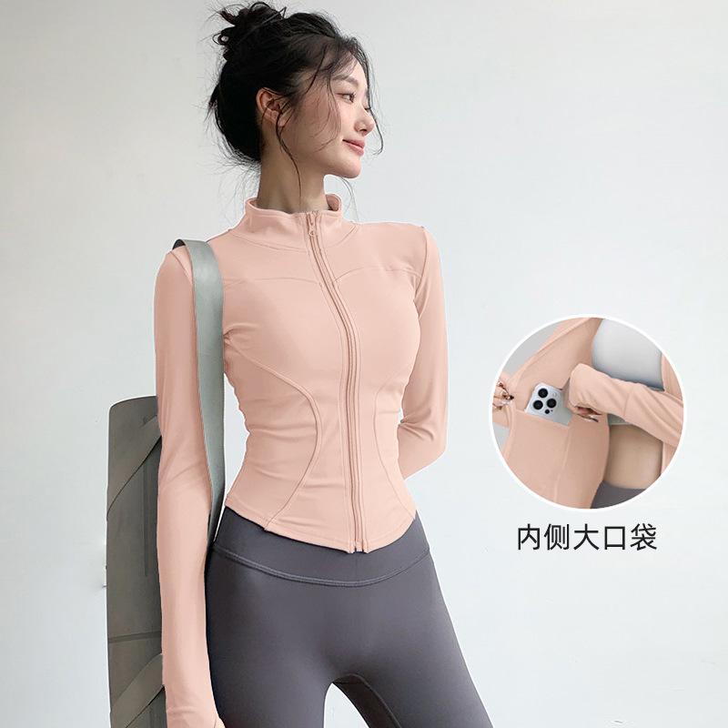 Sunscreen clothes, yoga clothes, jackets, quick-drying and thin, tight Pilates tops, running, outdoor sports, fitness, cycling clothes.
