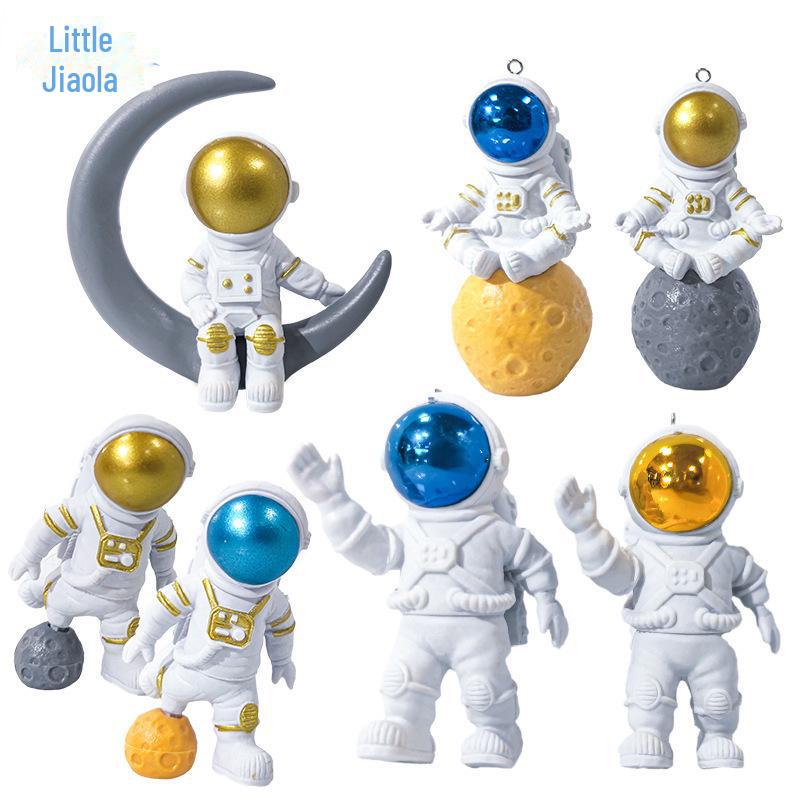 Golden Blue Astronaut Moon Ornament: Creative Space-Themed Decoration and Graduation Gift