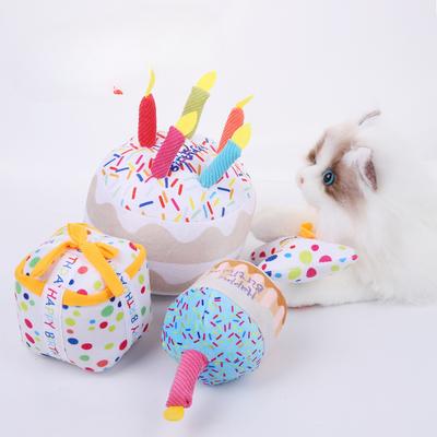 Торт на день рождения с игрушками для собак