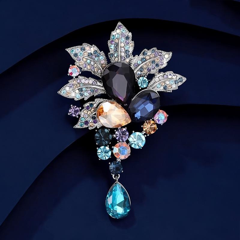 Light Luxury and Dazzling Leaf Brooch, Exquisite and Fashionable Leaf Brooch, Niche Design Sense Brooch