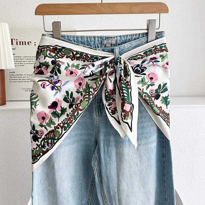 1116 new retro waist triangle scarf for women to wear with shorts, fart curtain, silk scarf temperament, tube top, advanced sense