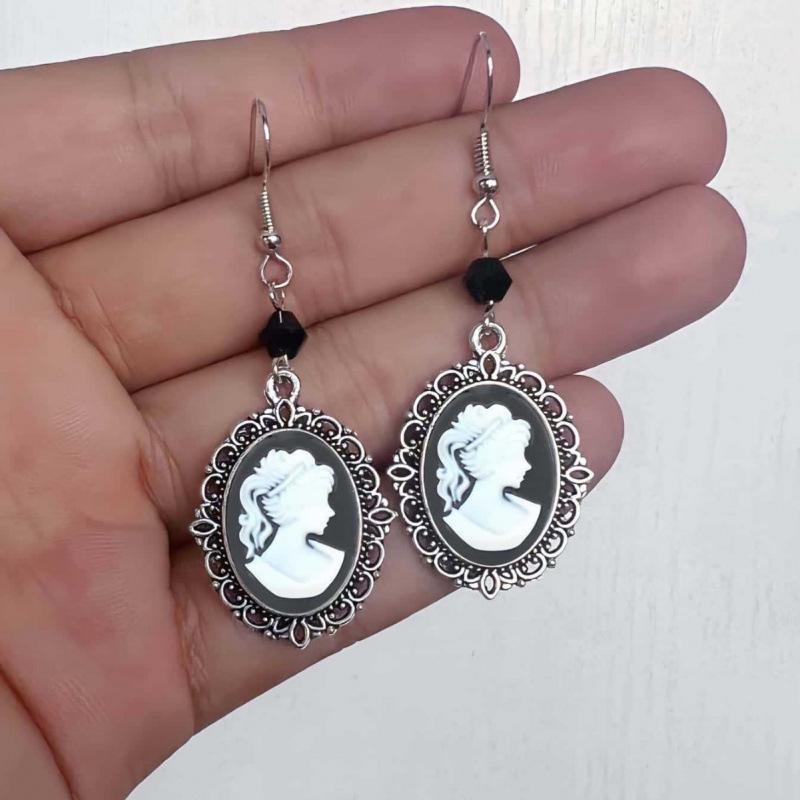 Gothic Renaissance Cameo Pendant & Black Bead Silver Earrings - Antique Silver Beauty Head Design