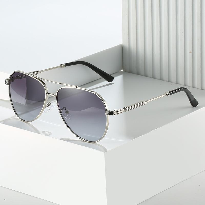 New pilot sunglasses, versatile driving hiking fashion sunglasses, exquisite toad glasses