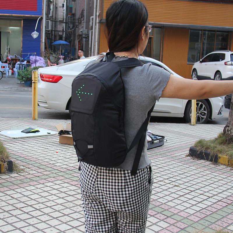 Светодиодный рюкзак с дистанционным управлением и указателями поворота для повышенной безопасности