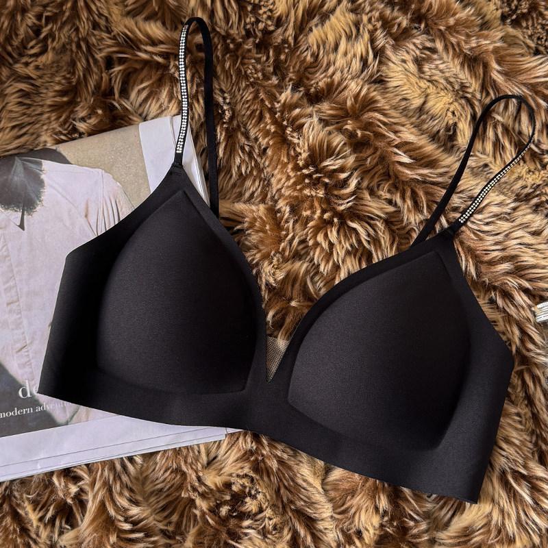 Thin and seamless underwear, women gather small breasts, close sub-breasts, anti-sagging bra, thin flash shoulder straps, French triangle cup