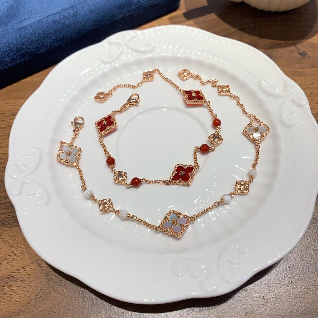 Буки Латти Итальянский Брашированный Мини Маленький Браслет с Трилистником из Халцедона в Виде Трех Цветов в Винтажном Придворном Стиле