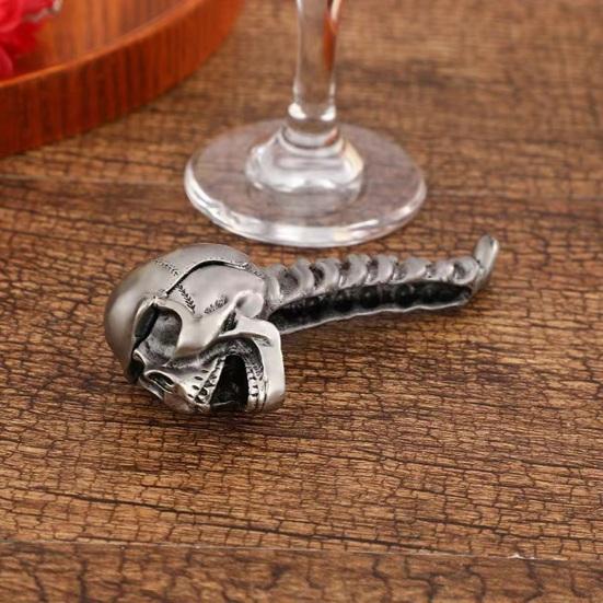 Bottle Opener Ergonomic Grip Unique Opener Gothic Skull Design Halloween Decor Portable Bartender Party Essential