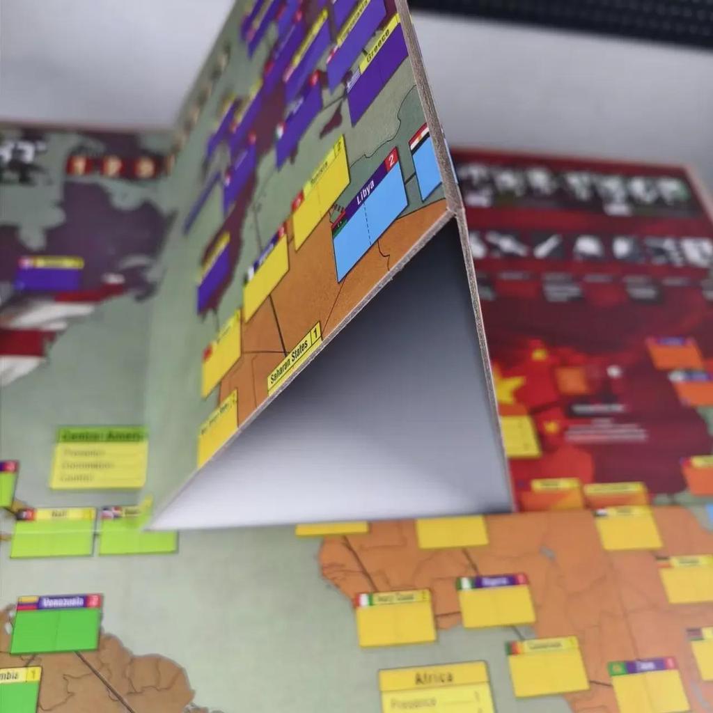 Сумеречная борьба: Холодная война - стратегическая настольная игра для двух игроков