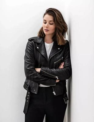 Стильная женская куртка из натуральной овчины, черная байкерская мотоциклетная куртка ручной работы