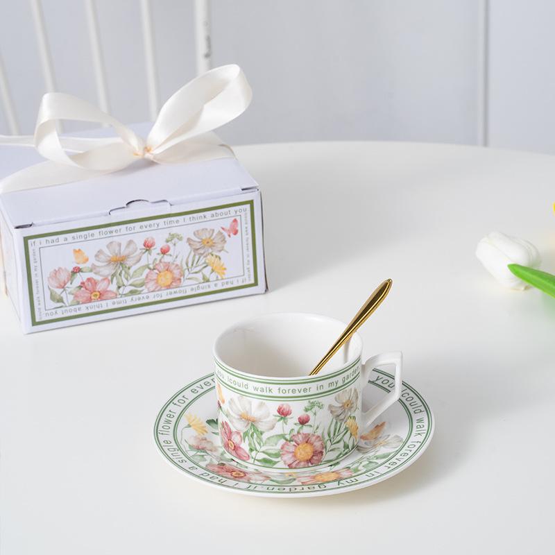 Набор кофейной чашки и блюдца, керамическая чашка-соломинка, сувенирная подарочная коробка, самоклеящаяся чашка-соломинка.