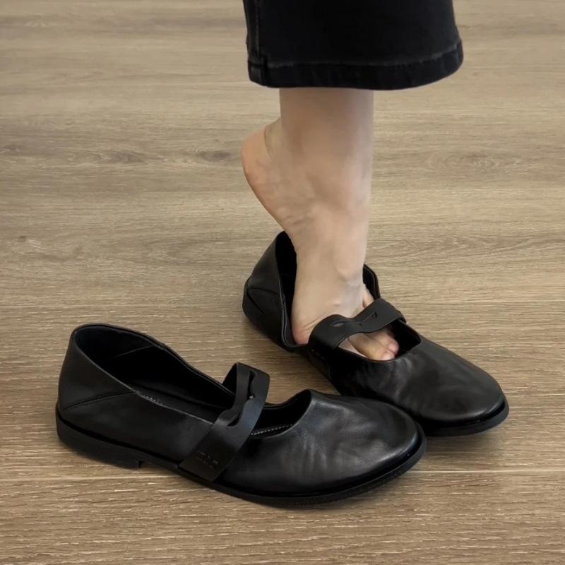 Sheepskin version shallow mouth single shoes women's 2025 summer new French one-word belt Mary Jane shoes black soft-soled small leather shoes
