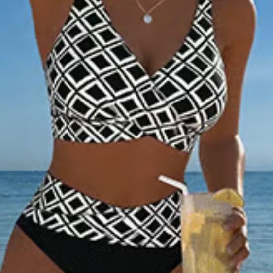 Hot-selling stylish and sexy printed European and American women's split bikini seaside beach vacation swimsuit