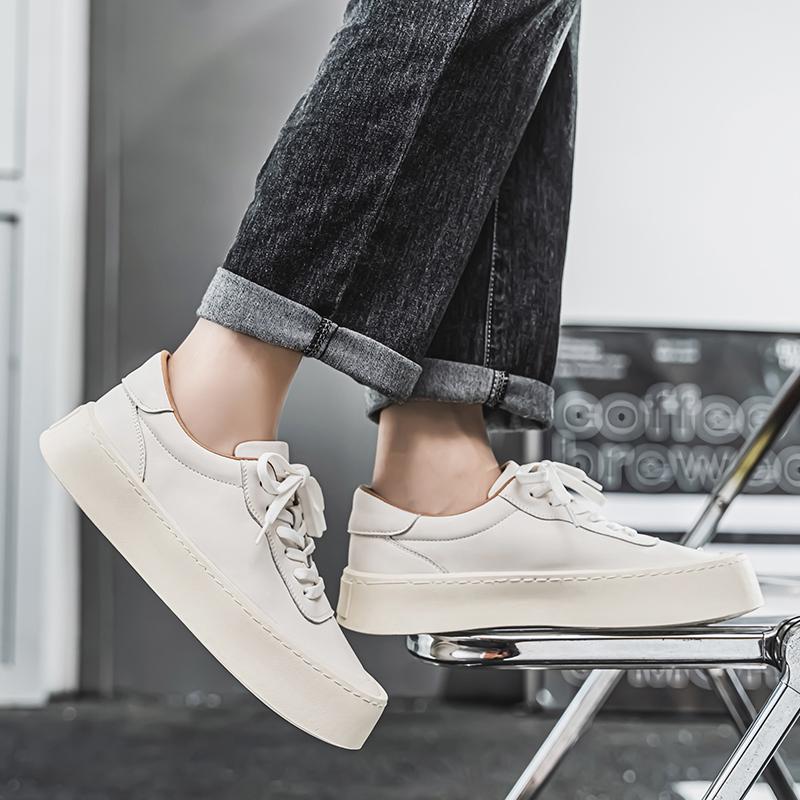 Модные мужские повседневные туфли на толстой подошве, минималистичные, 2025 новинка, дышащие корейские плоские вулканизированные туфли, повседневная кожаная обувь для ходьбы на открытом воздухе