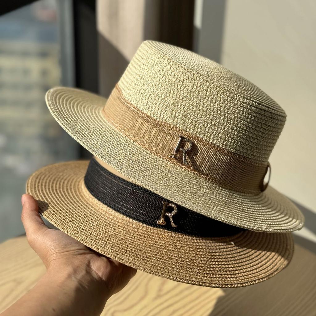 Retro Hepburn-style straw hat for women, suitable for summer outings and vacations at the seaside, beach sun protection hat, vintage flat-brimmed