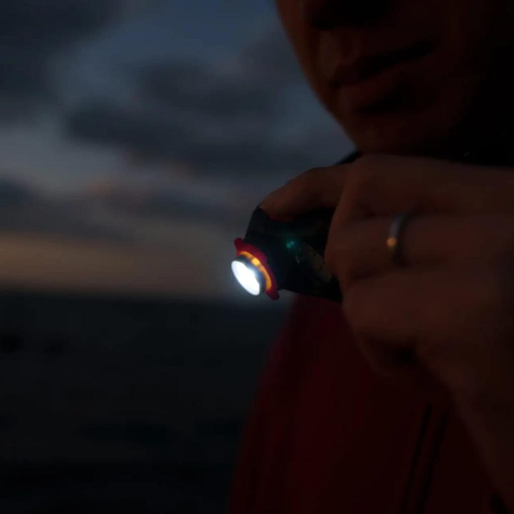 Fuji Toki ZEXUS LED Light 400 Lumens Main LED Lighting Up To 37 Hours ZX-195 [Maximum Time White/Red]