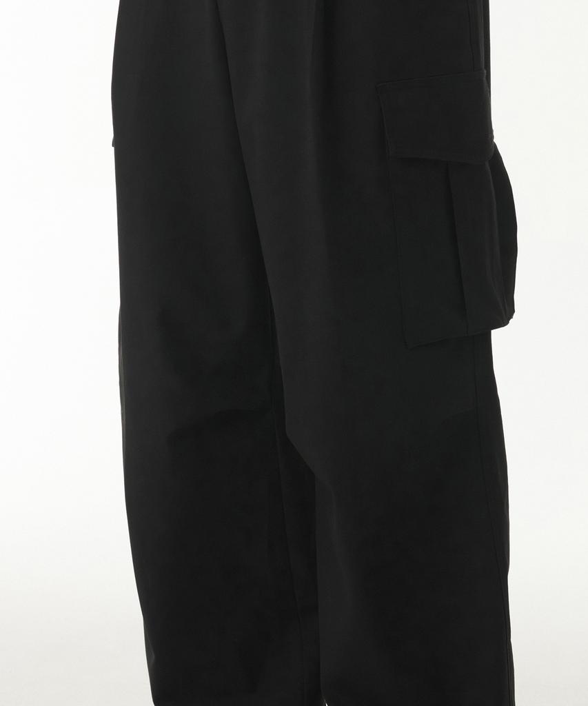 MUSINSA STANDARD Parachute Banding Cargo Slacks [Black]