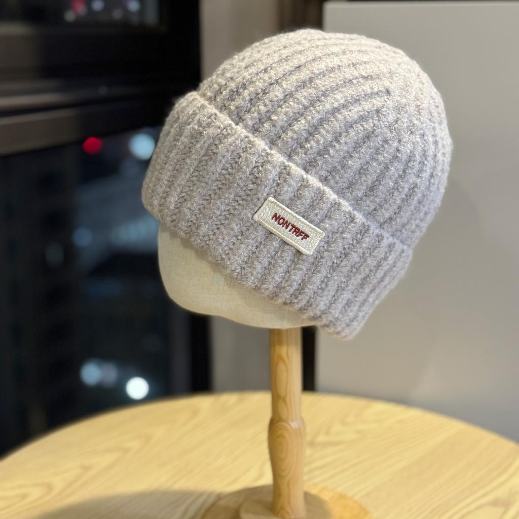 Новая простая шерстяная шапка с буквенной нашивкой для женщин, модная осенью и зимой, универсальная, повседневная, для путешествий на открытом воздухе, теплая шапка-пуловер