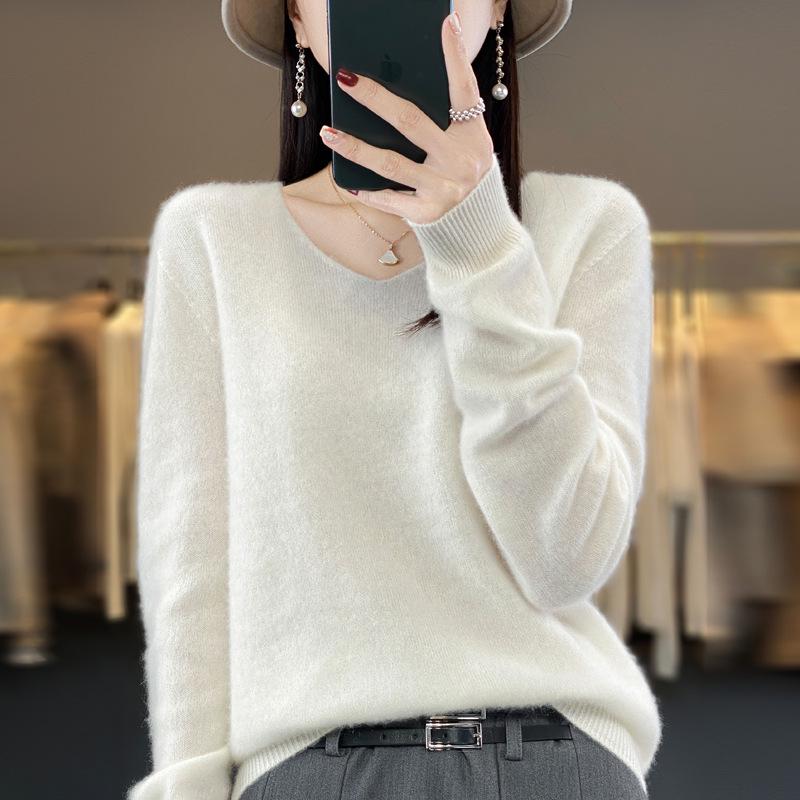 Women's V-Neck Wool Sweater: New Autumn/Winter Solid Color, Loose Fit, Versatile Style.