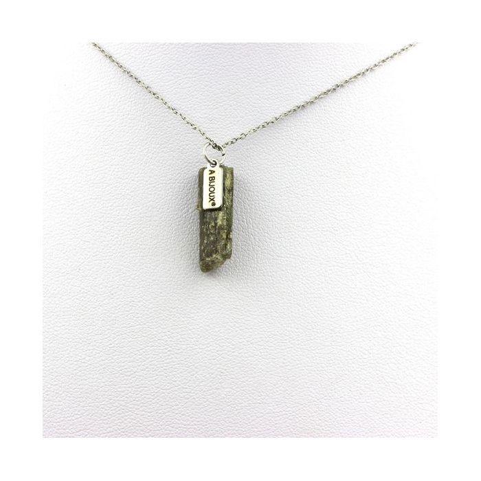 Pierres et Minéraux. Collier Epidote brut. 8.38 ct. Belledonne, Isère, France.