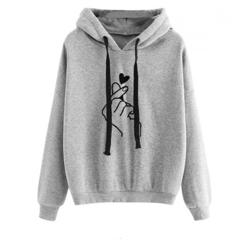 A Loose and Casual Printed Heart-shaped Hooded and Fleece Sweatshirt for Women