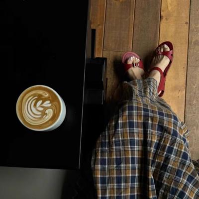 2024 Высококачественные женские сандалии из натуральной кожи с пряжкой на плоской подошве с открытым носком, летние женские простые пляжные туфли Sandalias De Mujer