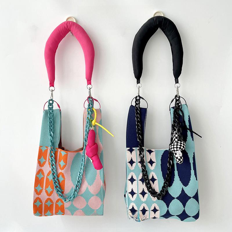 Коллекция женских контрастных вязаных сумок-тоут и сумок через плечо в горошек