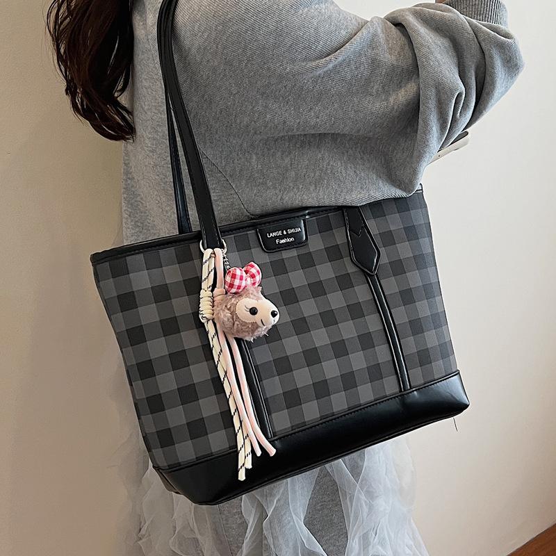 Summer Foreign Style Plaid Tote Bag Women's 2025 New Large-capacity Casual Versatile Commuter Shoulder Armpit Bag
