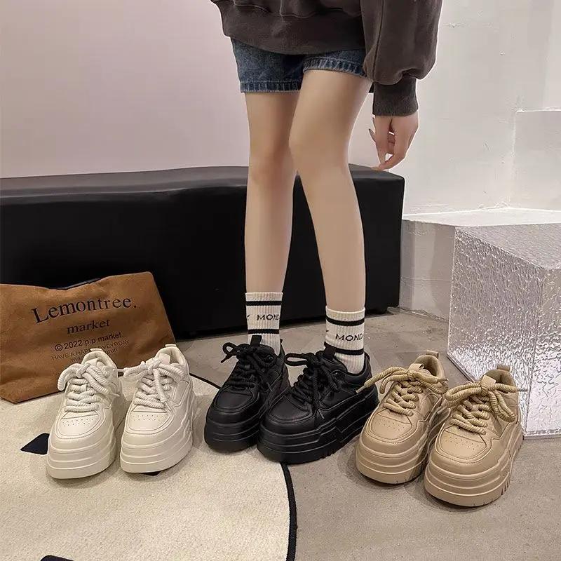 Женские кроссовки весна-осень на платформе белые туфли с круглым носком трендовые на шнуровке модные повседневные спортивные туфли повышающие рост теннисные туфли