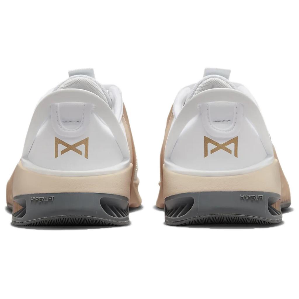 Nike Женские Metcon 9 EasyOn 'White Metallic Gold Sanddrift' DZ2540-104