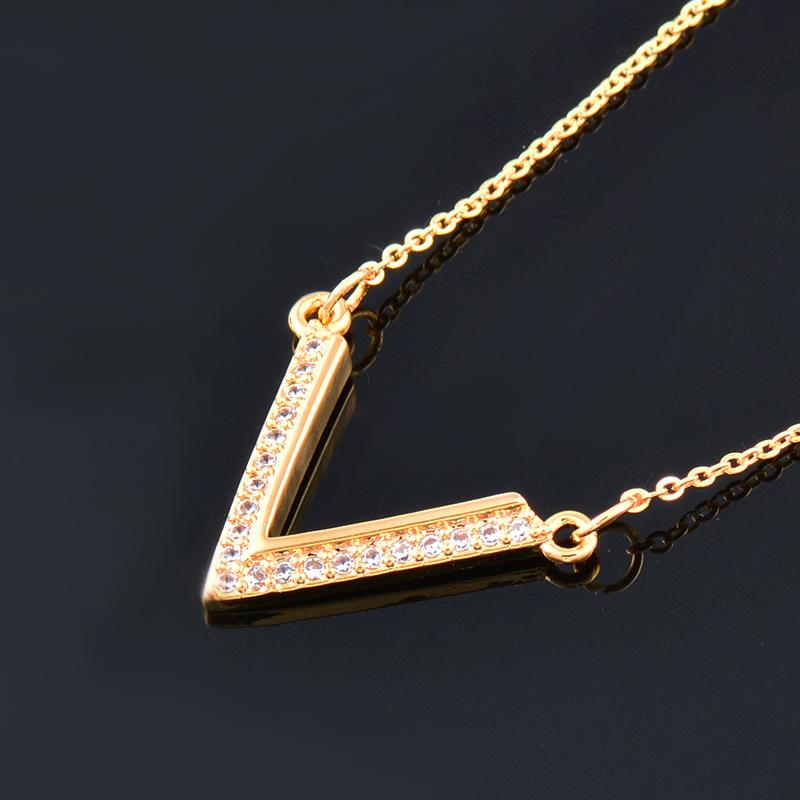 True Gold Plating Diamond V -shaped Pendant Clavicle Chain Rose Gold Necklace Female