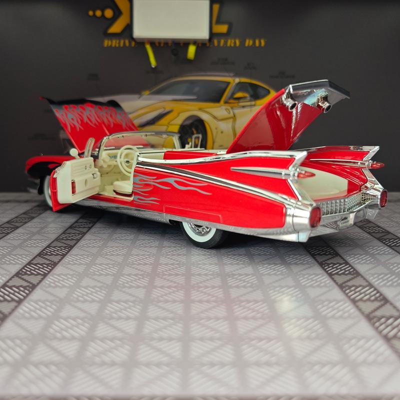 1:24 симуляции Cadillac, модель автомобиля из сплава, кабриолет-суперкар, двери, капот и багажник могут открываться