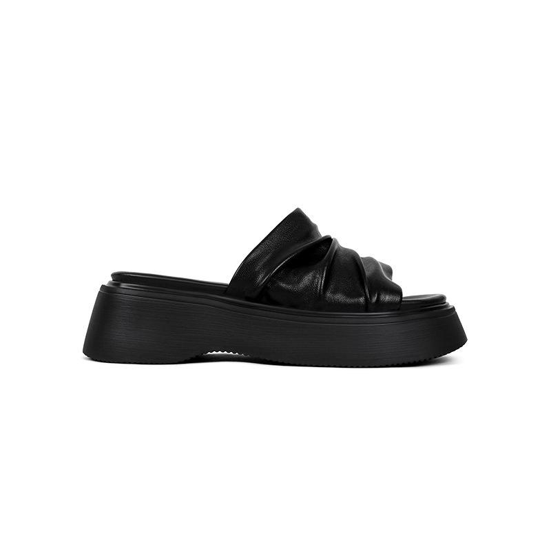 Женские шлепанцы из мятой кожи на толстой подошве, летние новинки 2025 года, универсальные, повседневные, для улицы, на танкетке, сандалии с увеличением высоты