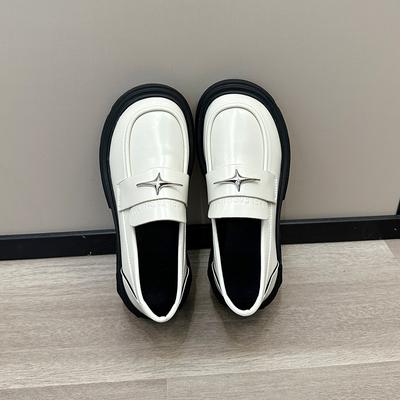 Туфли-лоферы в британском стиле на толстой подошве, женские, весна 2024, новые кожаные туфли-лодочки с круглым носком, повседневные маленькие черные кожаные туфли